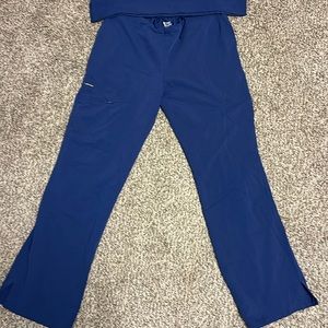 Jockey women’s scrub set navy. Top XS (fits like medium), bottom medium